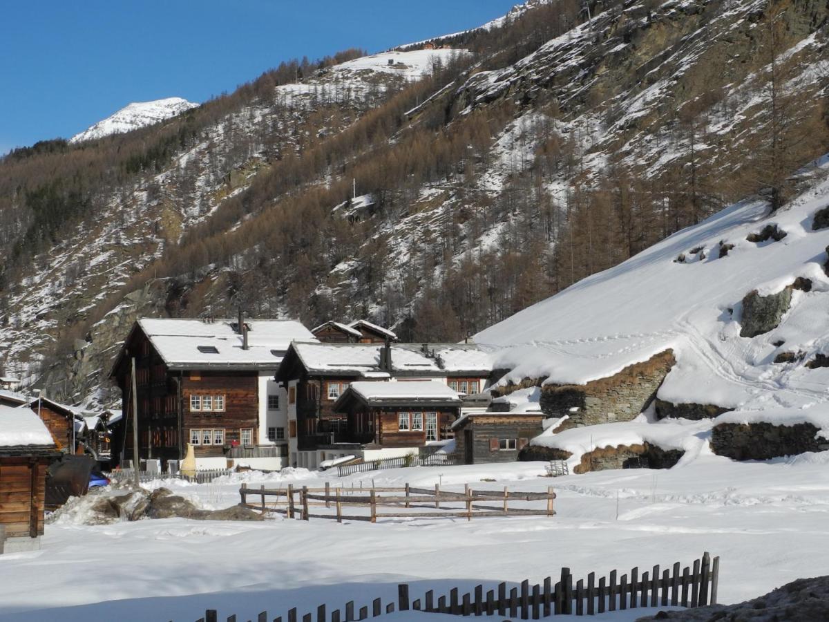 Ferienhaus Antigua Saas-Grund Cameră foto